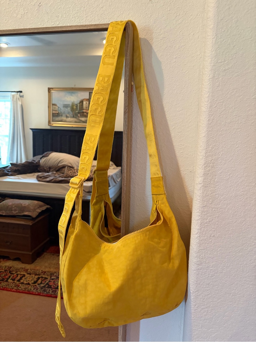 BAGGU Bright Yellow Crossbody Shoulder Bag with Logo Strap